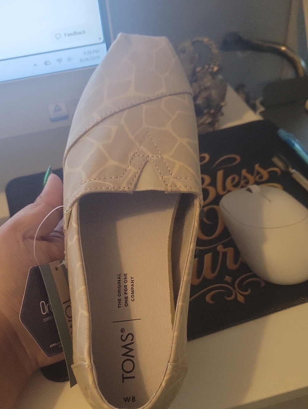 TOMS Women's Light Beige Patterned Slip-On Flats